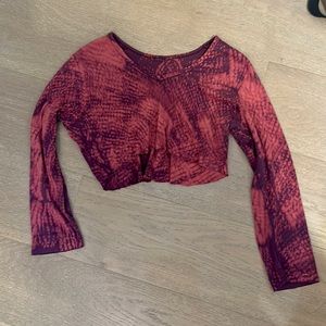 No tag; Adorable red and purple cropped long sleeve with a V-neck